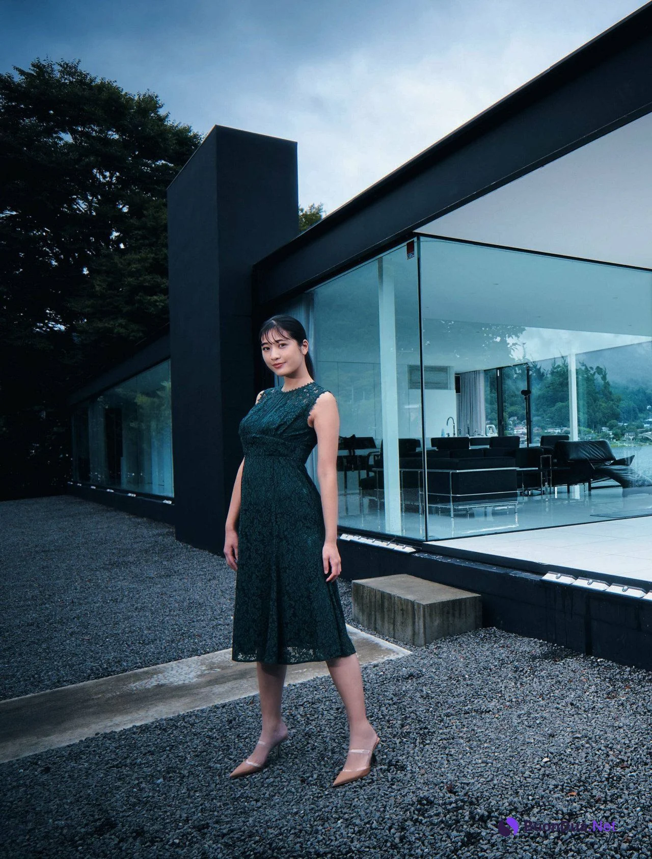 Hana Okamoto 岡本杷奈, Weekly SPA! 2022.10.11 (週刊SPA! 2022年10月11日号) - Photo 2