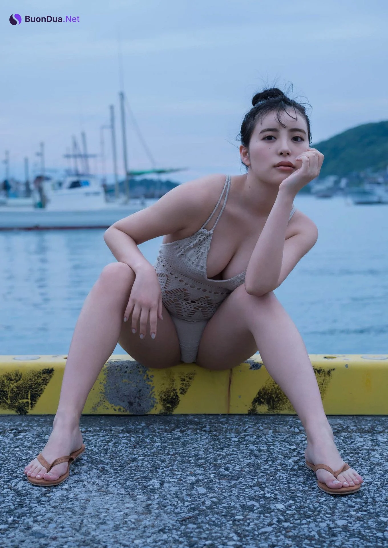 Hana Takeuchi 竹内花, 写真集 サンプル版 あの時、あの場所で - Photo 4