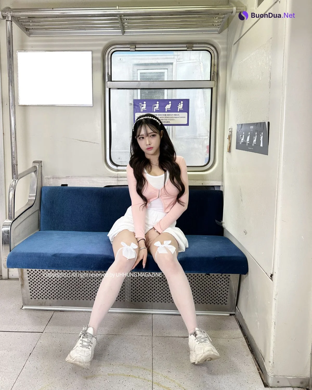 Hani 하니, UHHUNG Magazine “The Girlfriend on The Subway” Set.01 - Photo 11