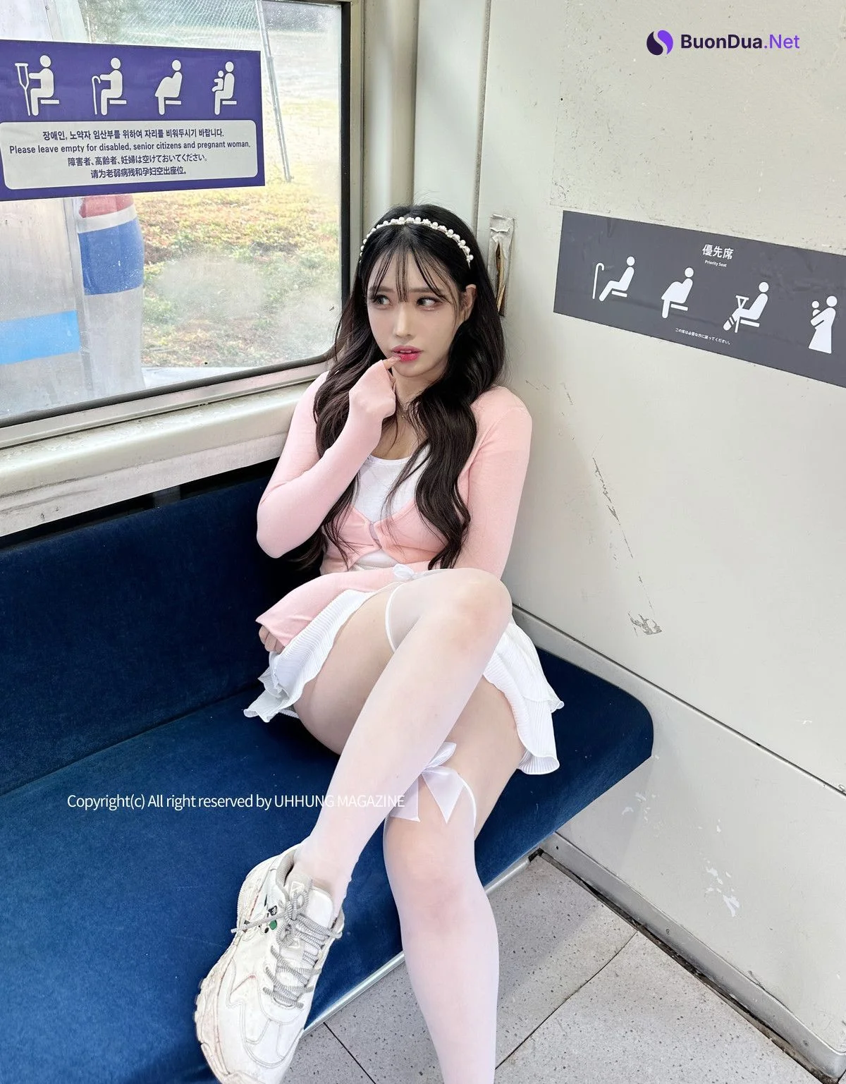 Hani 하니, UHHUNG Magazine “The Girlfriend on The Subway” Set.01 - Photo 16