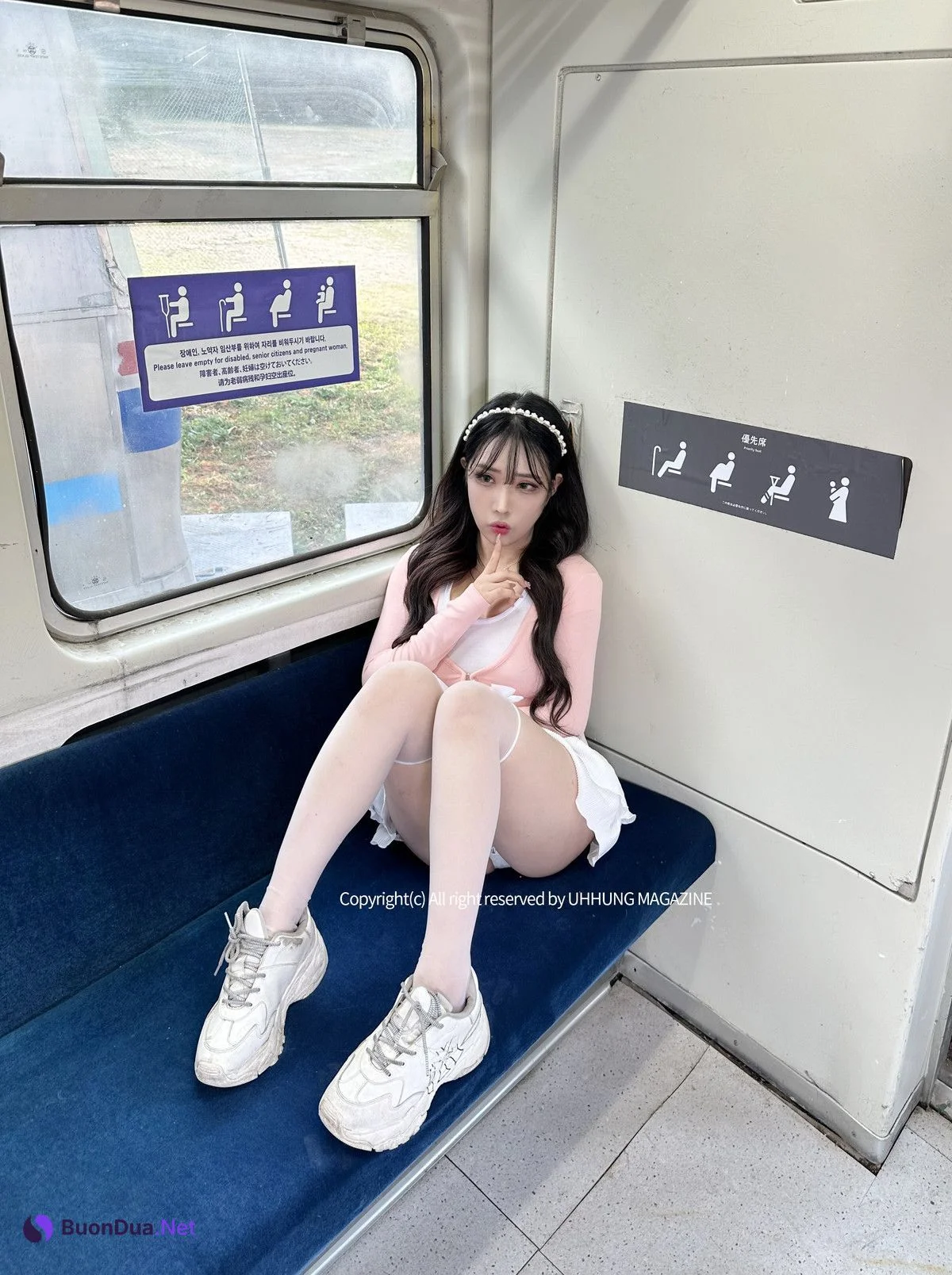 Hani 하니, UHHUNG Magazine “The Girlfriend on The Subway” Set.01 - Photo 17