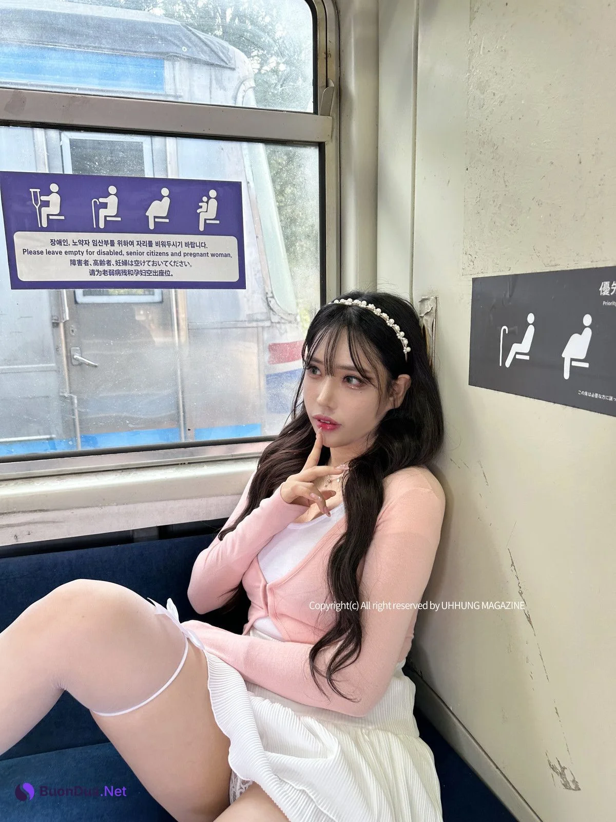 Hani 하니, UHHUNG Magazine “The Girlfriend on The Subway” Set.01 - Photo 18