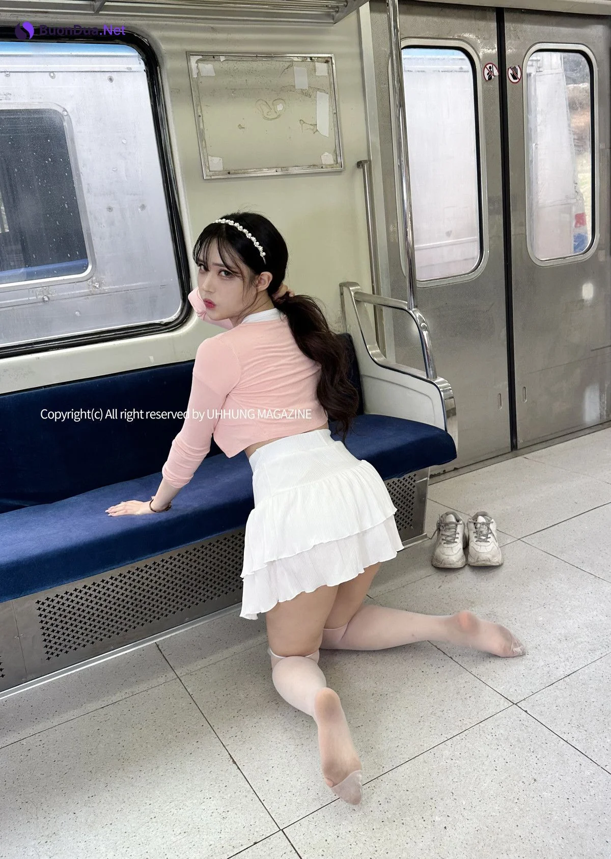 Hani 하니, UHHUNG Magazine “The Girlfriend on The Subway” Set.02 - Photo 18