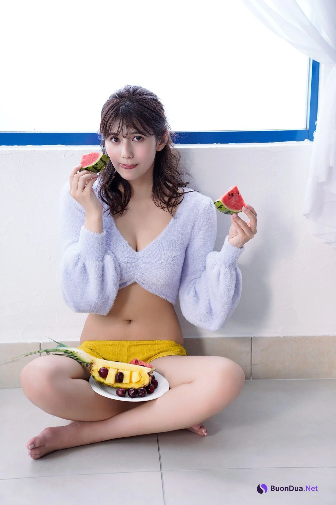 Haruka Arai 新井遥, ヤンマガWeb ヤンマガアザーっす！ YM2021年45号 - Photo 4