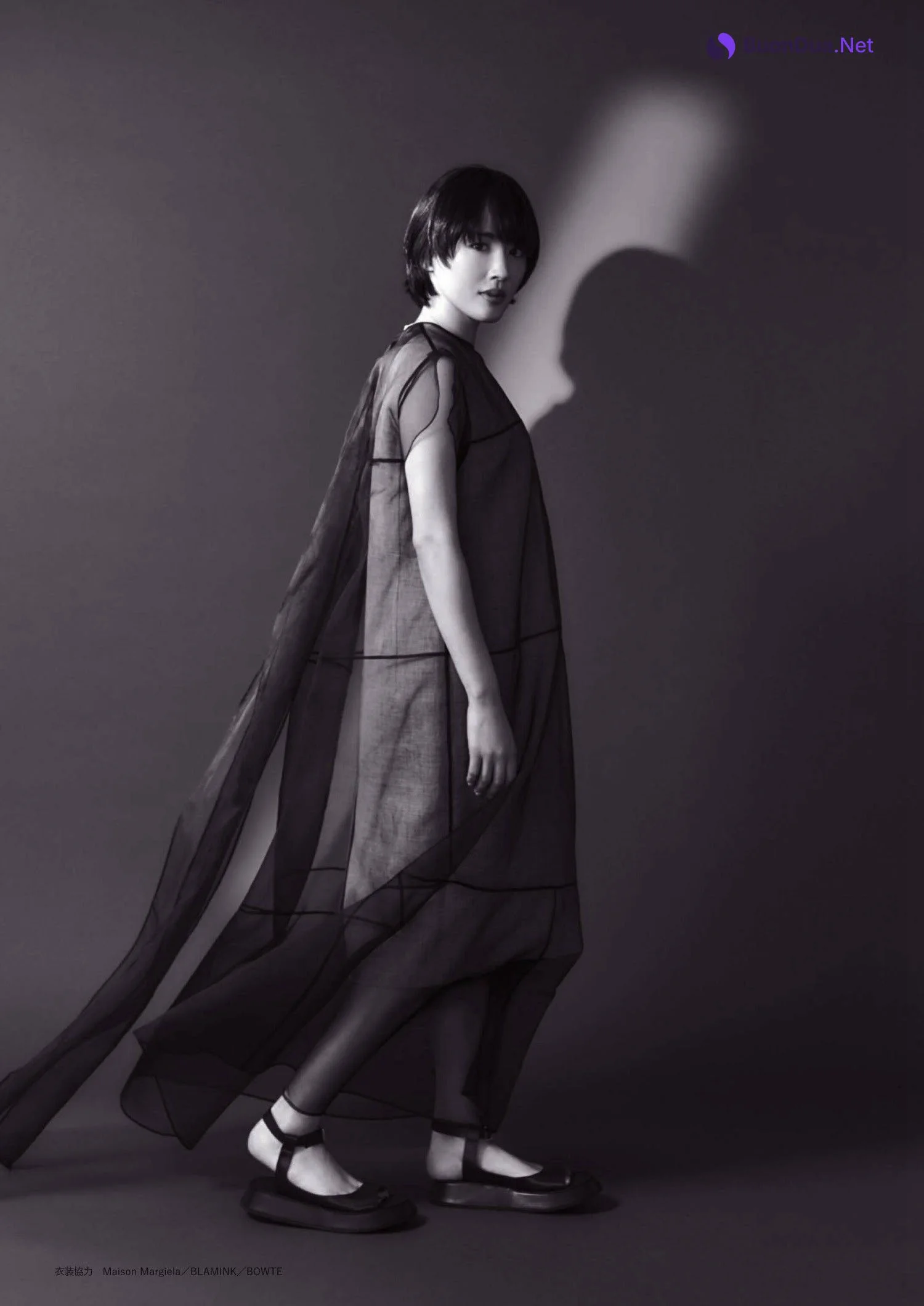 Haruka Ayase 綾瀬はるか, Shukan Bunshun 2023.01.05 (週刊文春 2023年1月5日号) - รูปภาพ 5