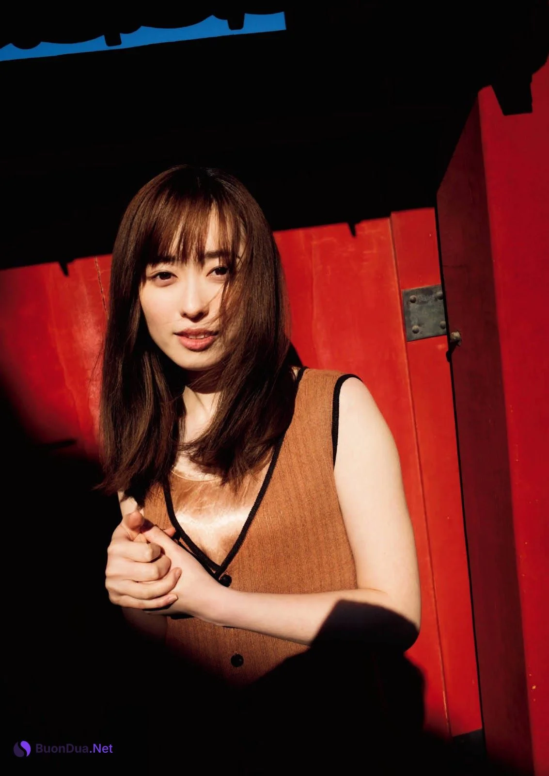 Haruka Fukuhara 福原遥, Shukan Bunshun 2021.03.11 (週刊文春 2021年3月11日号) - Photo 4