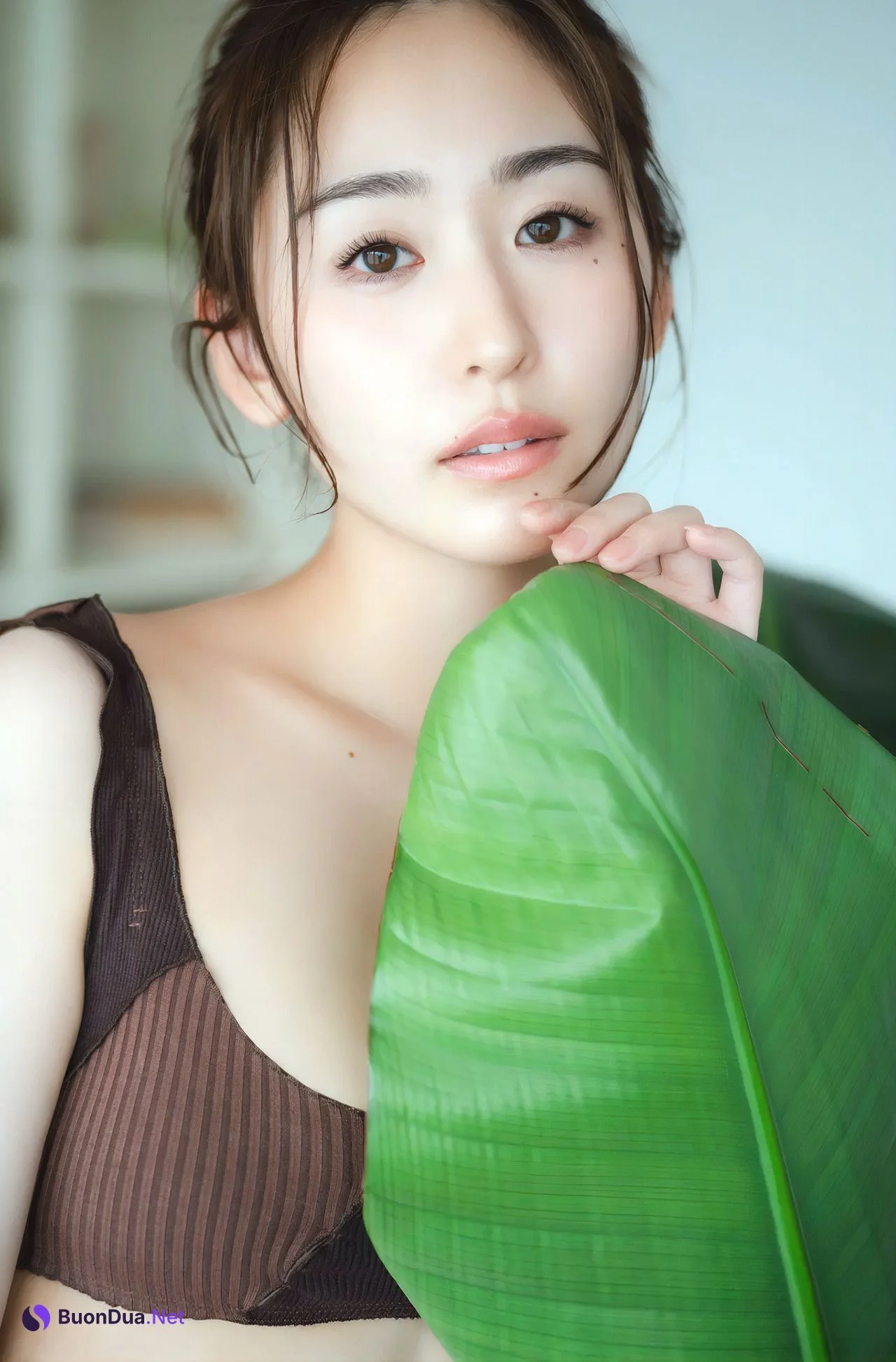 Haruka Miwa 三輪晴香, FRIDAY GOLD フライデーゴールド 夢のベッドイン - Photo 15