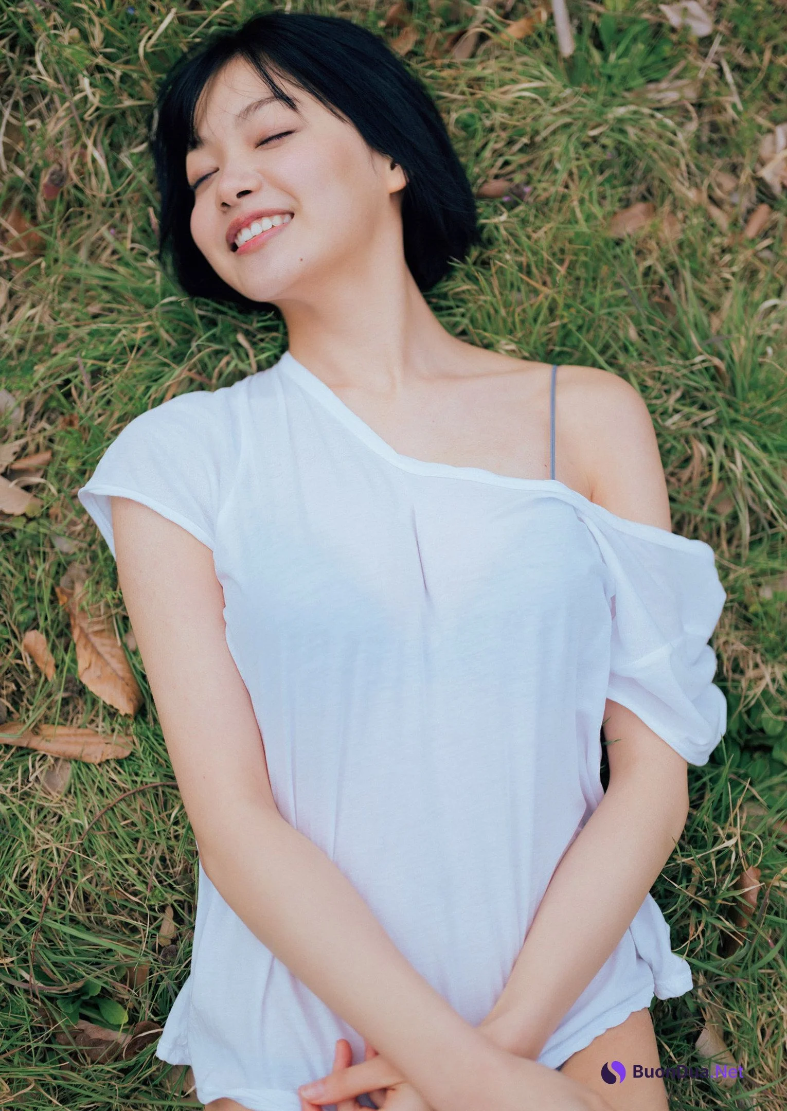 Haruna Yoshizawa 吉澤遥奈, Weekly Playboy 2022 No.16 (週刊プレイボーイ 2022年16号) - Photo 2