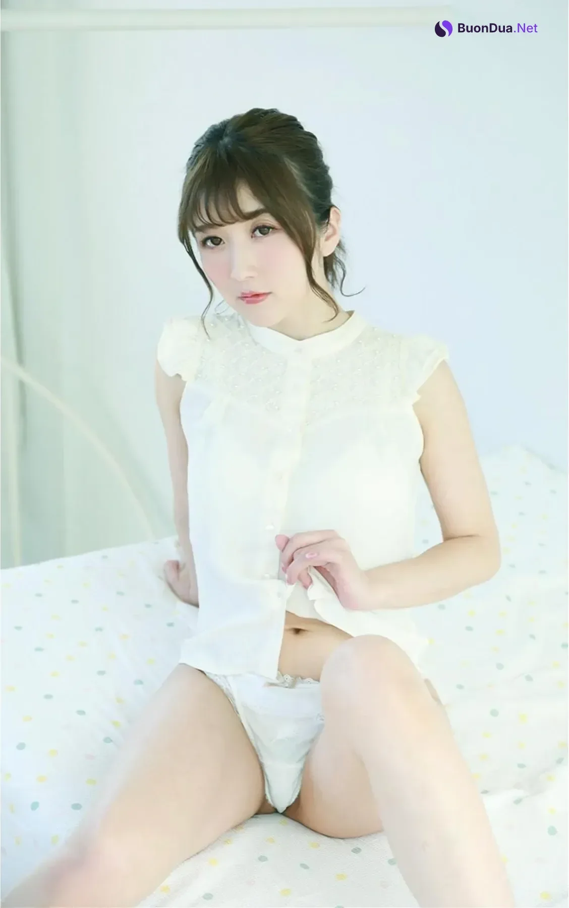 Hibiki Otsuki 大槻ひびき, 写真集 「おやすみフィクション」 - Photo 5
