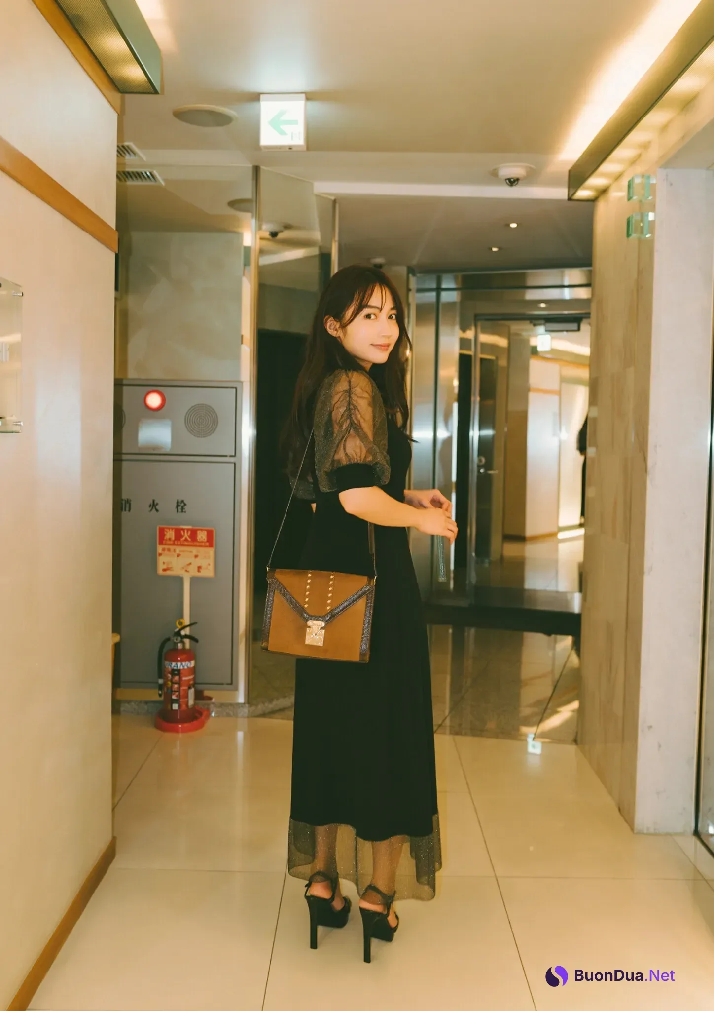 Hikari Kuroki 黒木ひかり, BRODYデジタル写真集 「Midnight romance」 Set.03 - Photo 12