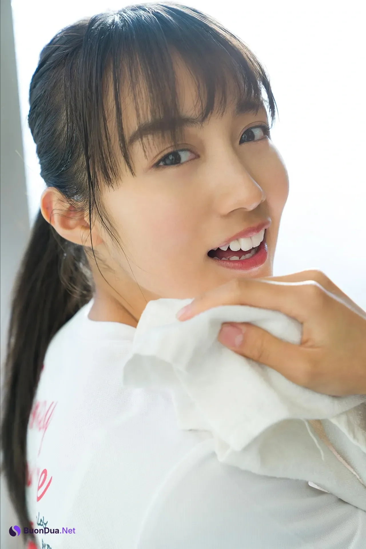 Hikari Kuroki 黒木ひかり, スピサン グラビアフォトブック 「神的美少女」 Set.02 - Photo 12