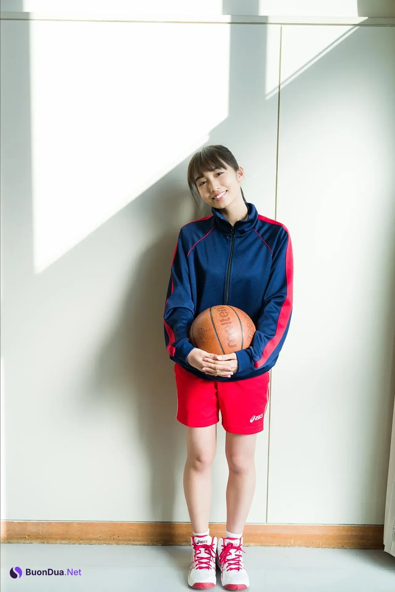 Hikari Kuroki 黒木ひかり, スピサン グラビアフォトブック 「神的美少女」 Set.02 - Photo 5