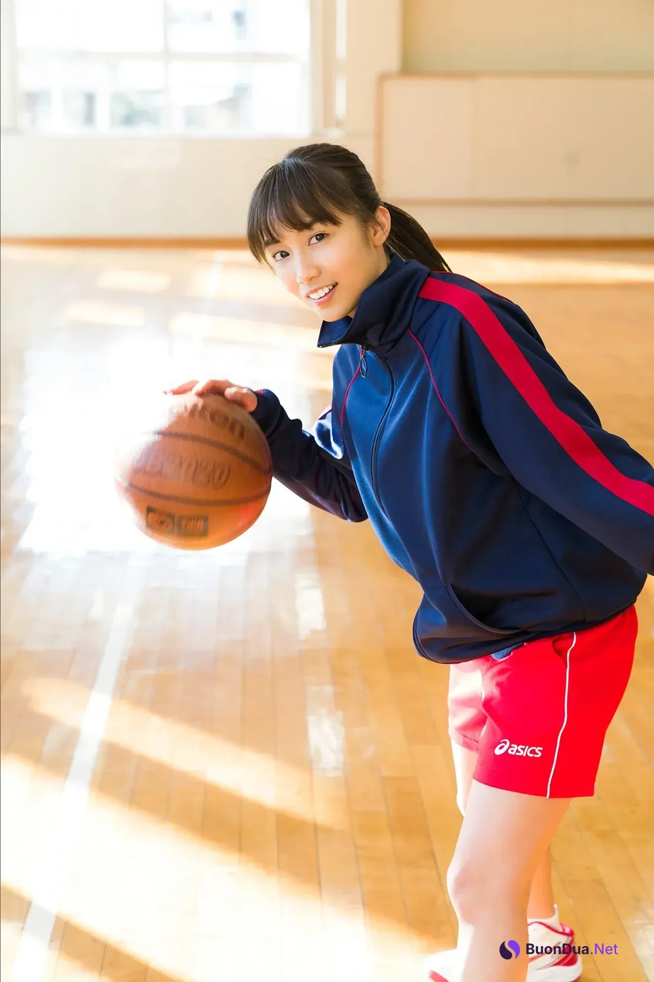 Hikari Kuroki 黒木ひかり, スピサン グラビアフォトブック 「神的美少女」 Set.02 - Photo 6