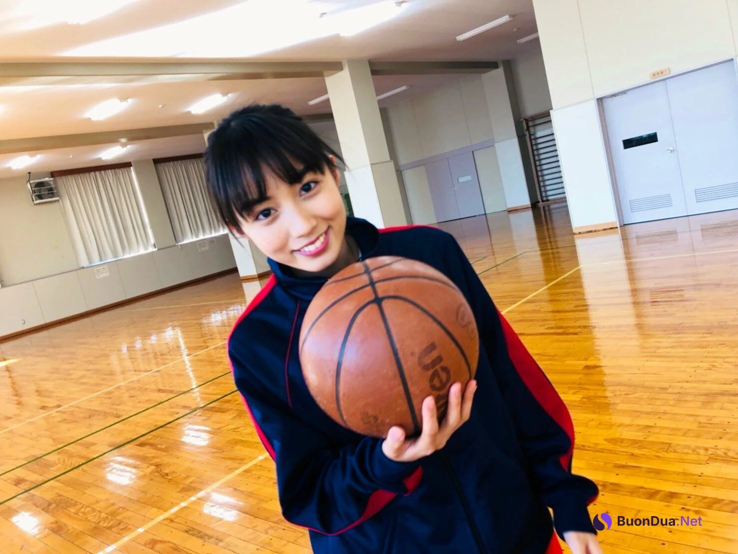 Hikari Kuroki 黒木ひかり, Shonen Sunday 2019 No.14 (少年サンデー 2019年14号) - รูปภาพ 11