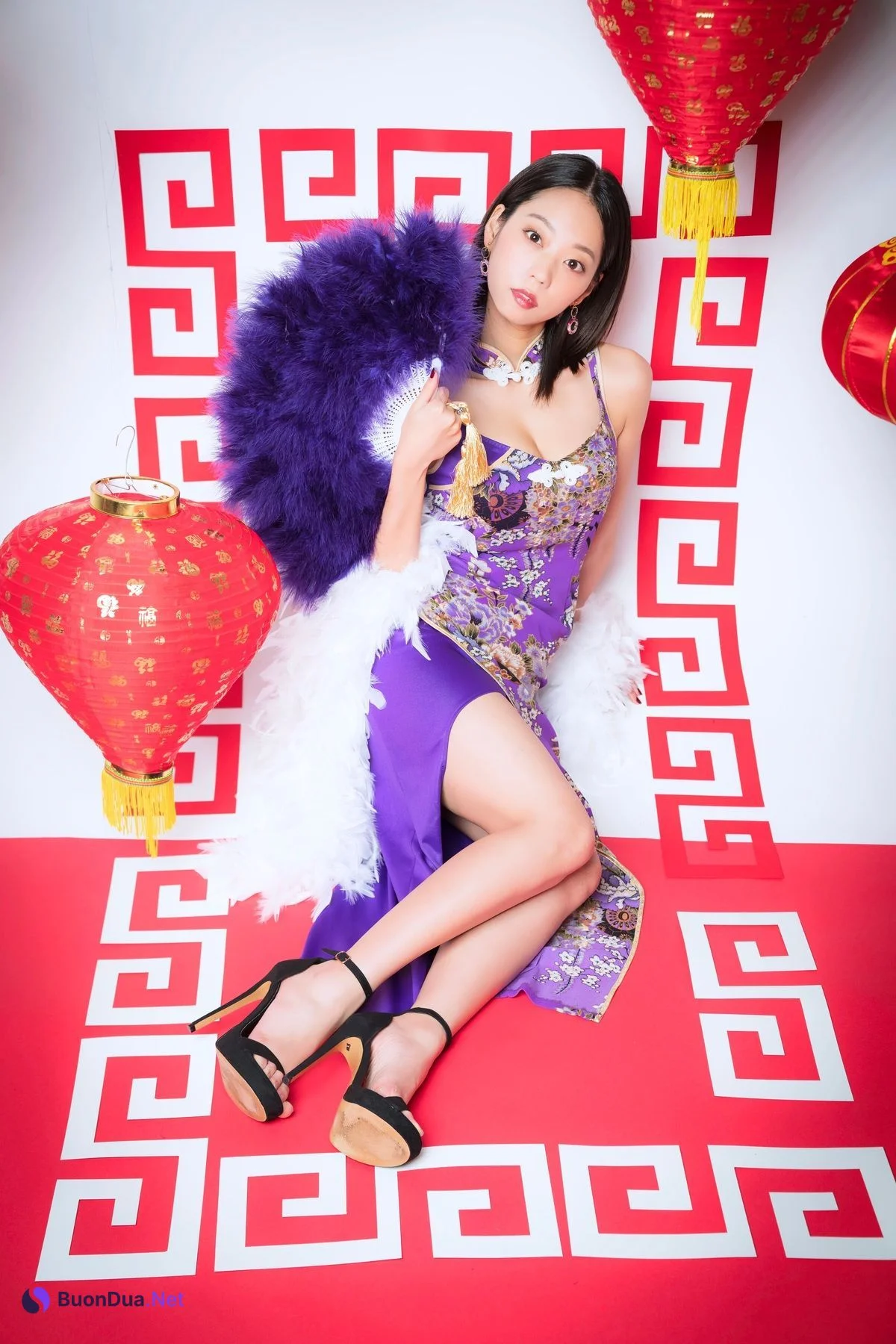 Hikaru Aoyama 青山ひかる, Big Comic Spirits 2021 No.49 (ビッグコミックスピリッツ 2021年49号) - Photo 4