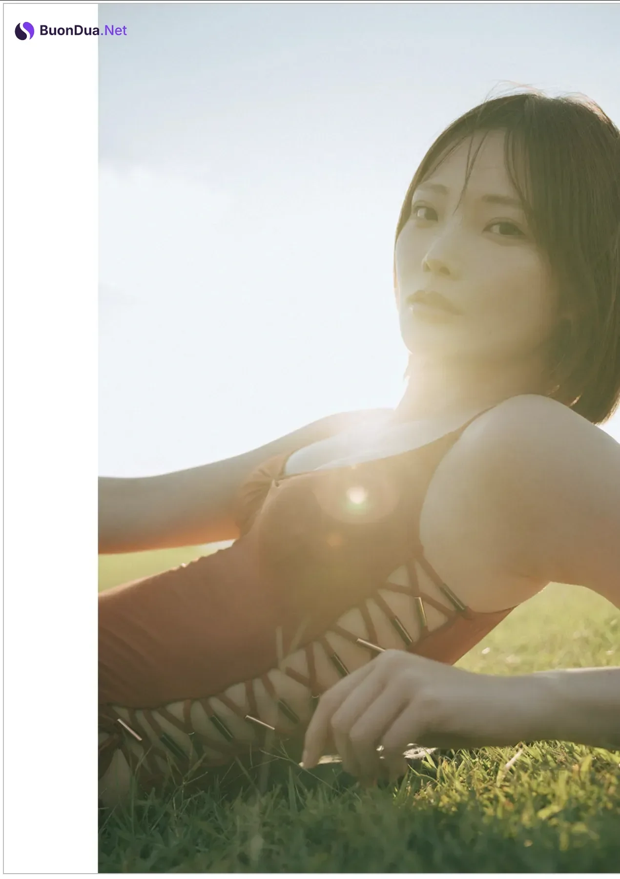 Himeka Araya 新谷姫加, Weekly Playboy 2025 No.42-43 (週刊プレイボーイ 2025年42-43号) - Photo 13