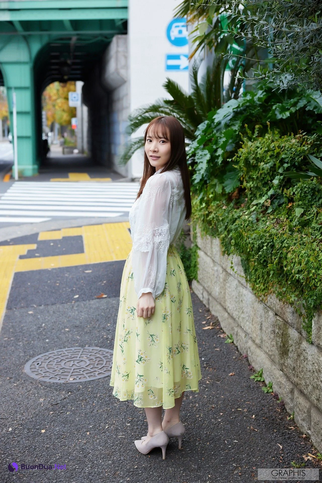Himeka Iori 庵ひめか, [Graphis] Gals 「Voluptuous Lcup!」 Vol.01 - Photo 2