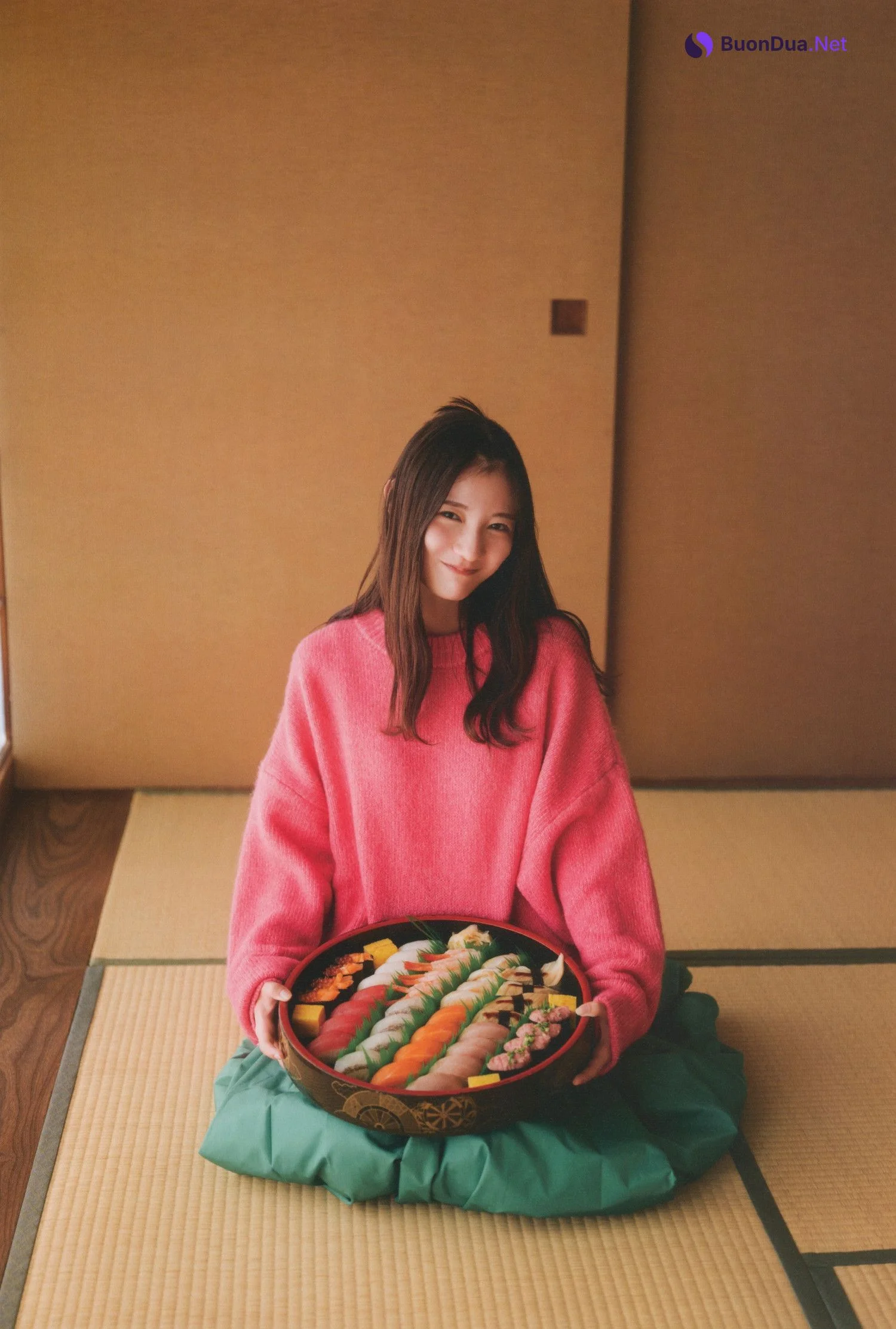 Hina Kawata 河田陽菜, BRODY 2022 No.12 (ブロディ 2022年12月号) - Photo 12