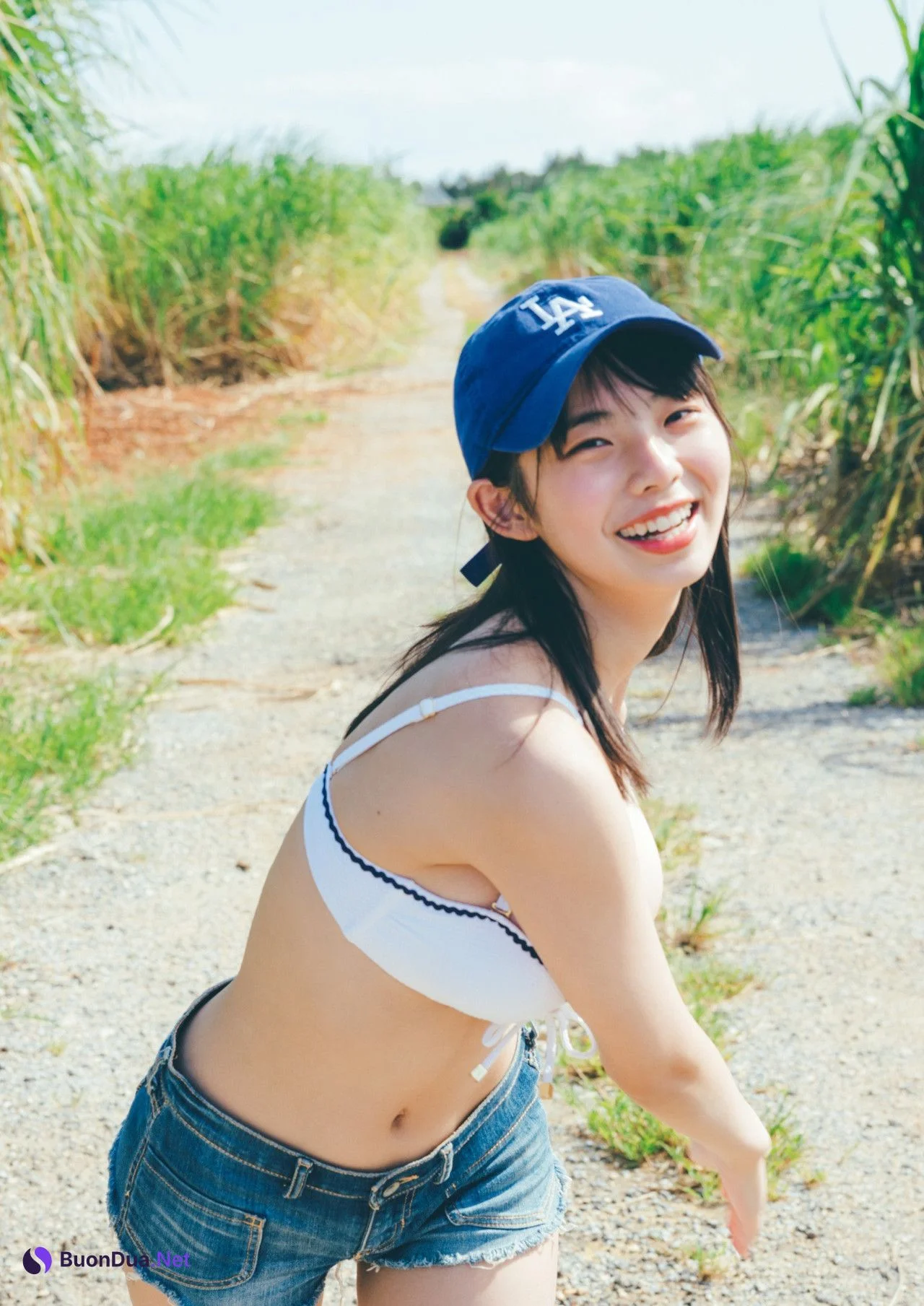 Hina Kikuchi 菊地姫奈, デジタル写真集 「moment」 Set.02 - Photo 2