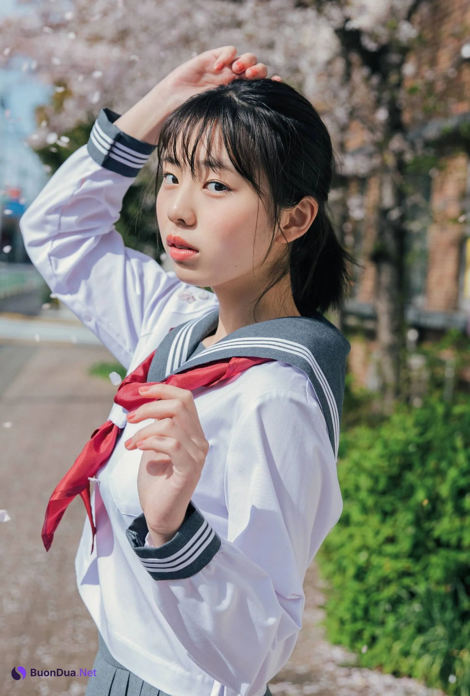 Hina Kikuchi 菊地姫奈, Platinum Flash 2022 Vol.18 - Photo 2
