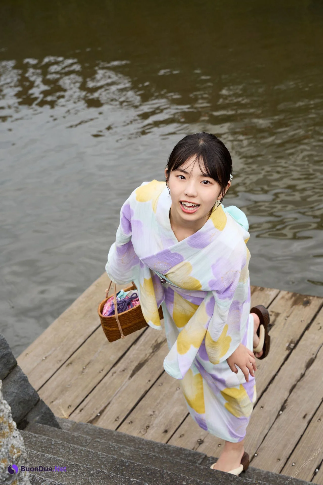 Hina Kikuchi 菊地姫奈, ＦＲＩＤＡＹデジタル写真集 「圧倒的ヒロイン ｖｏｌ．２」 Set.02 - Photo 4