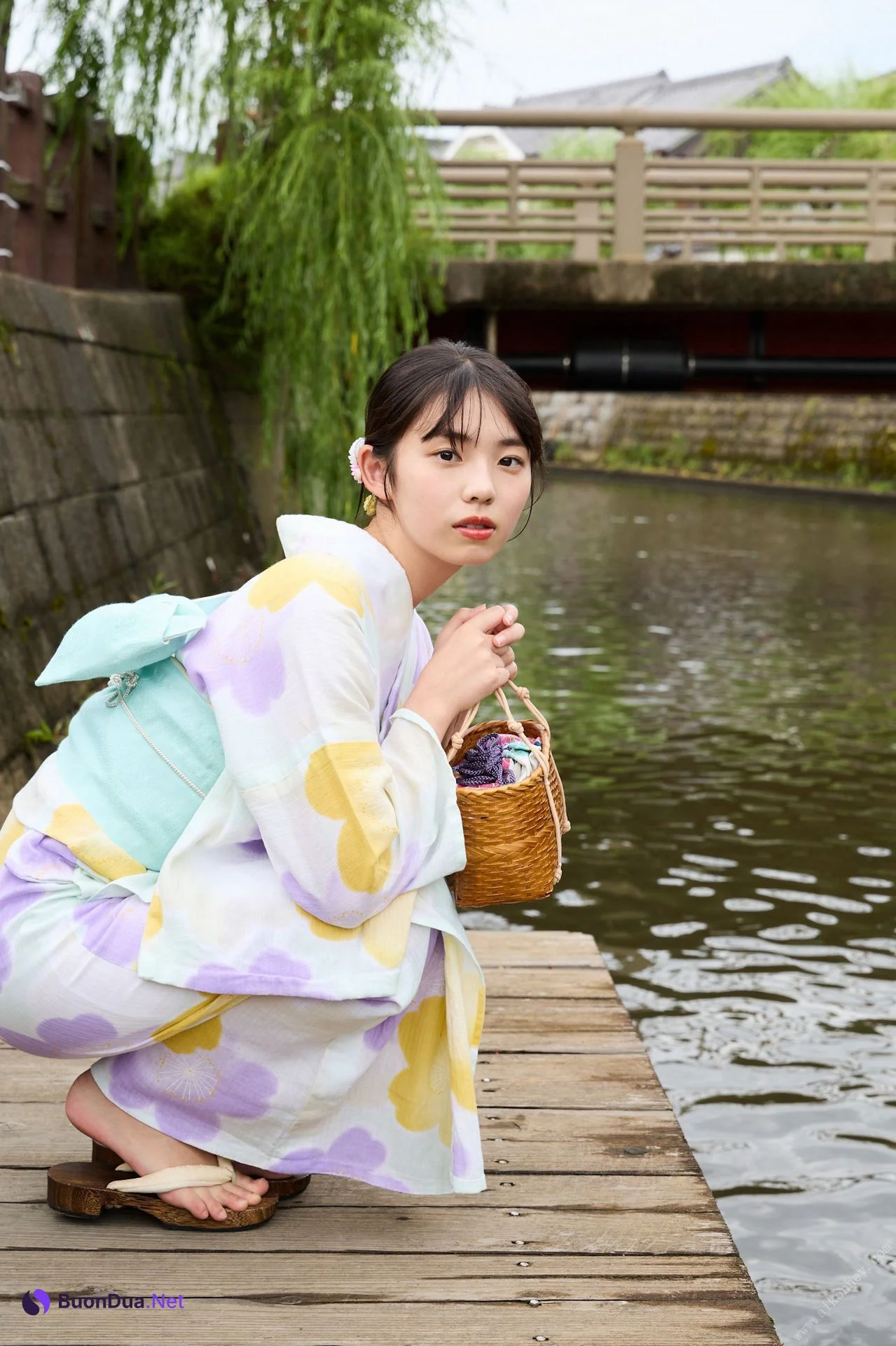 Hina Kikuchi 菊地姫奈, ＦＲＩＤＡＹデジタル写真集 「圧倒的ヒロイン ｖｏｌ．２」 Set.02 - Photo 5