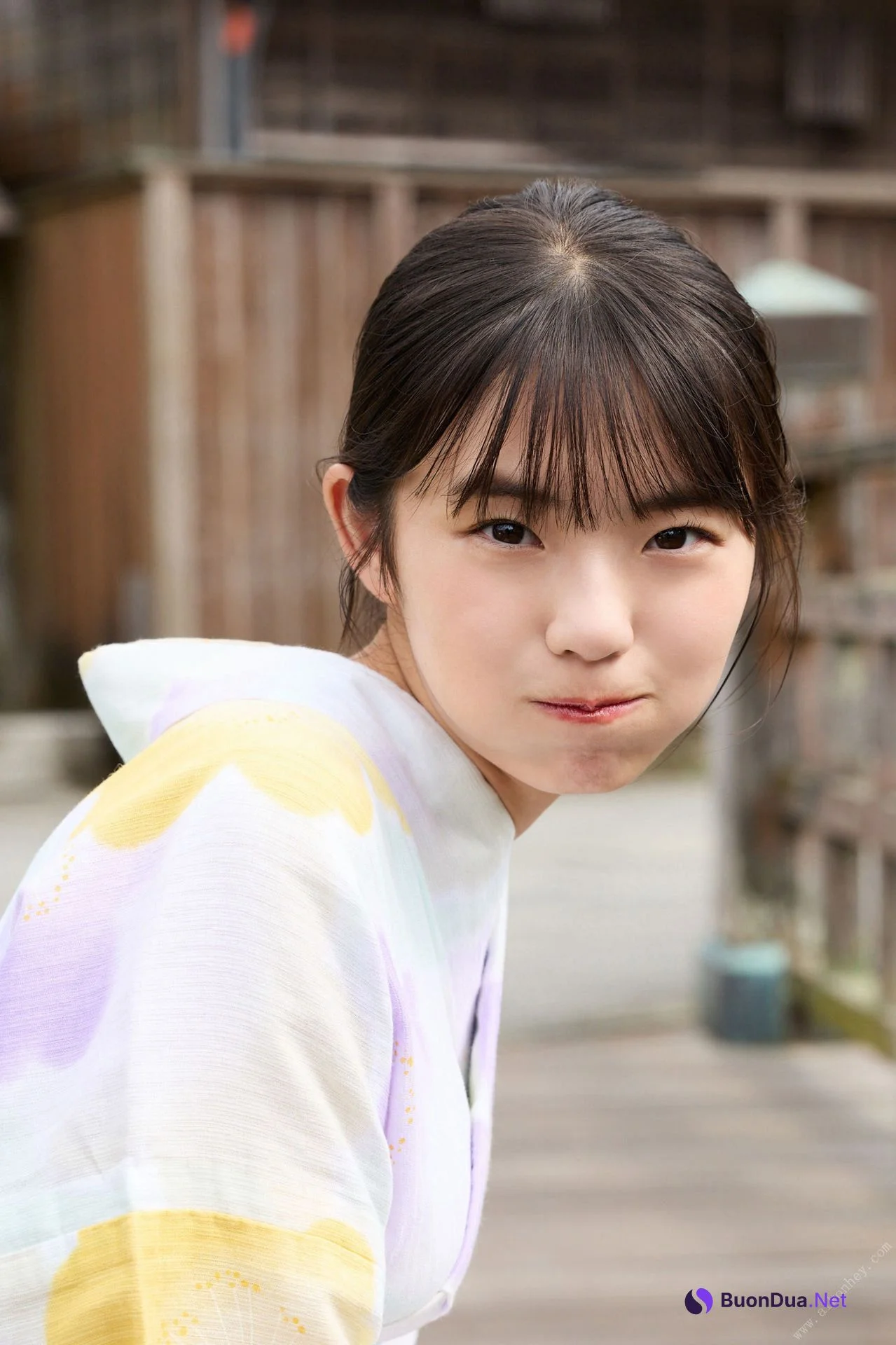Hina Kikuchi 菊地姫奈, ＦＲＩＤＡＹデジタル写真集 「圧倒的ヒロイン ｖｏｌ．２」 Set.02 - Photo 8