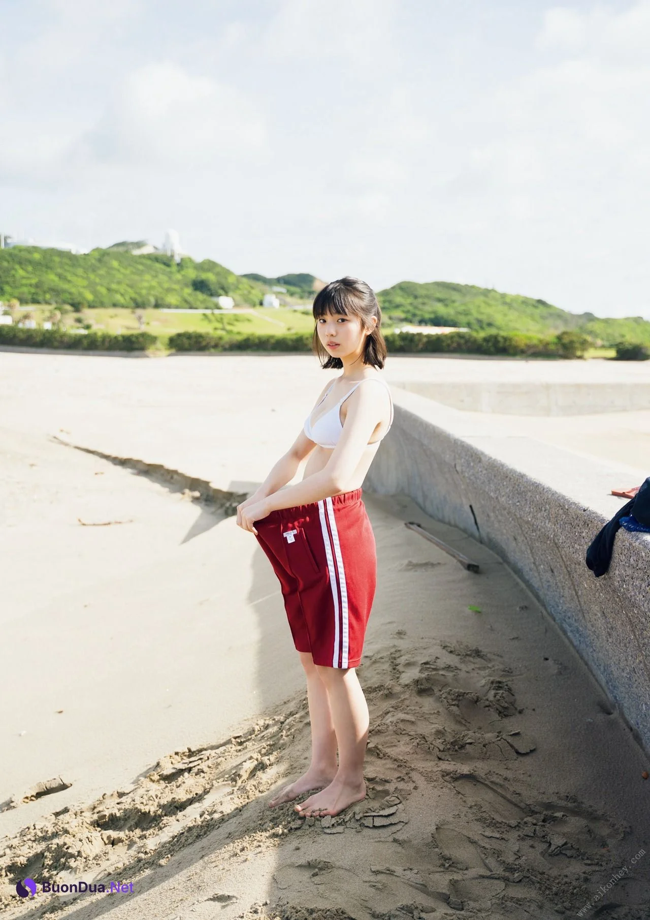 Hina Kikuchi 菊地姫奈, １ｓｔ写真集 はばたき Set.04 - Photo 3