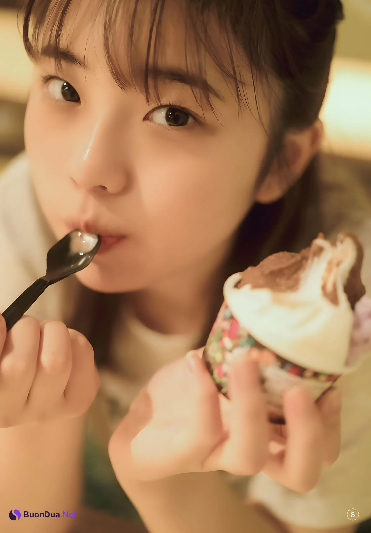 Hina Kikuchi 菊池姫奈, Shonen Magazine 2023 No.52 (週刊少年マガジン 2023年52号) - Photo 9