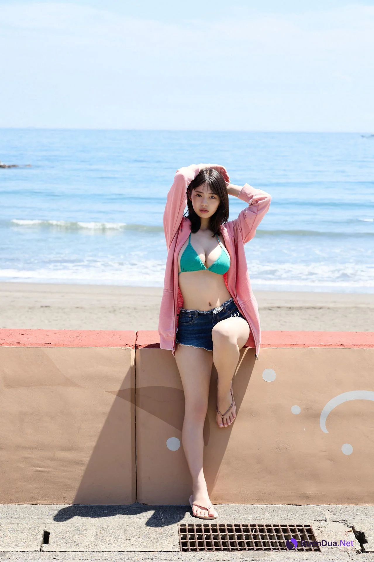 Hina Kikuchi 菊地姫奈, ＦＲＩＤＡＹデジタル写真集 「圧倒的ヒロイン Vol.1」 Set.01 - Photo 3