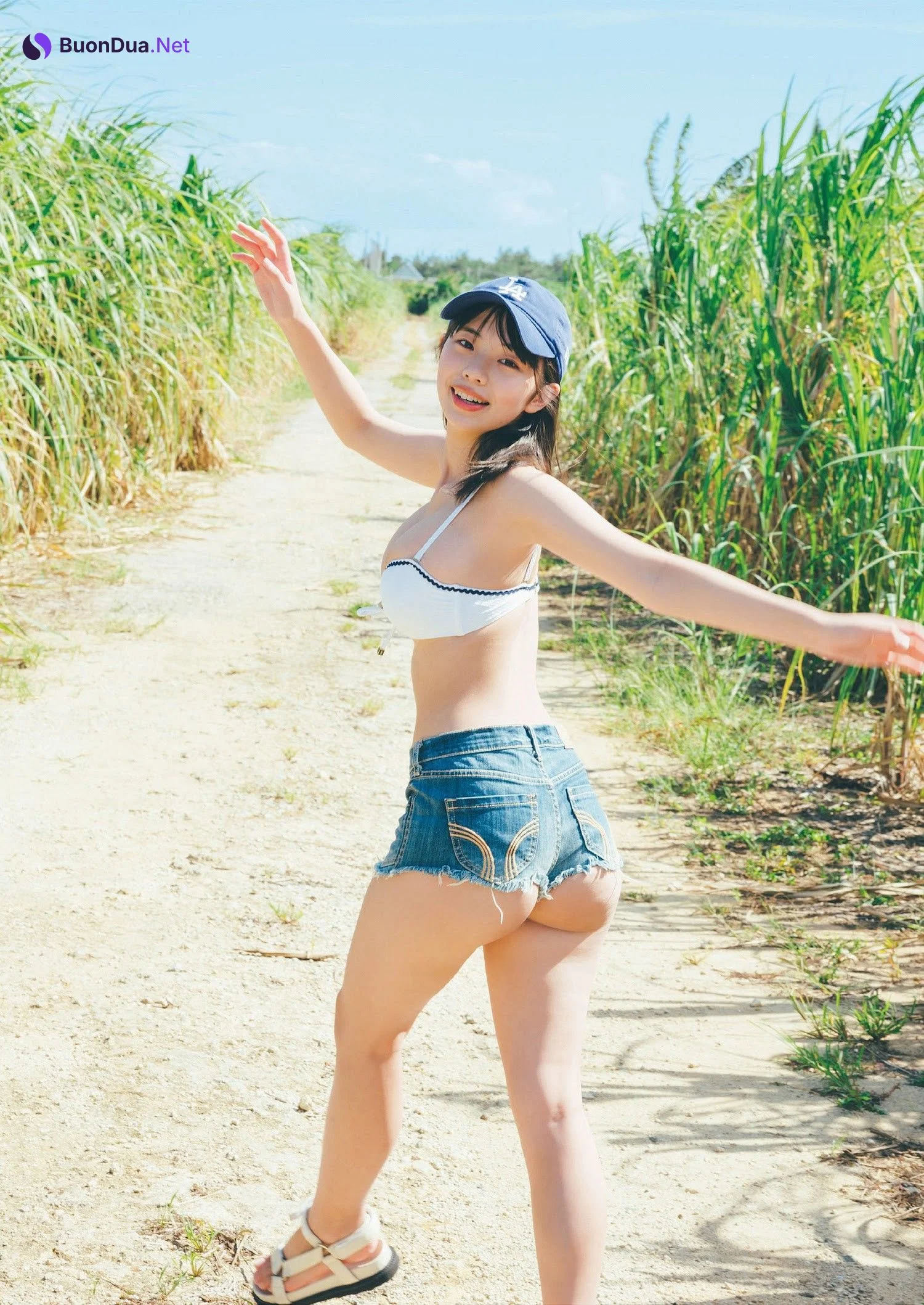 Hina Kikuchi 菊地姫奈, Weekly Playboy 2023 No.08 (週刊プレイボーイ 2023年8号) - Photo 13