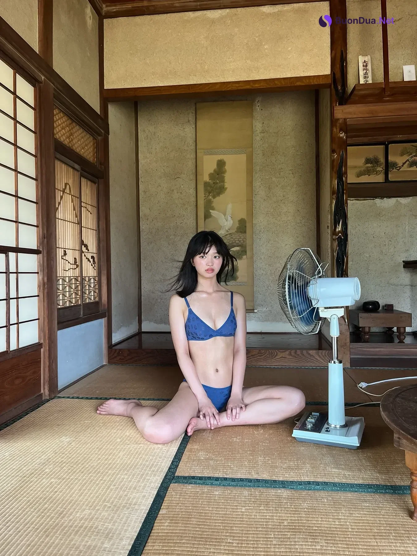 Hina Makino 蒔埜ひな, Young Jump 2025 No.42 (ヤングジャンプ 2025年42号) - Photo 19
