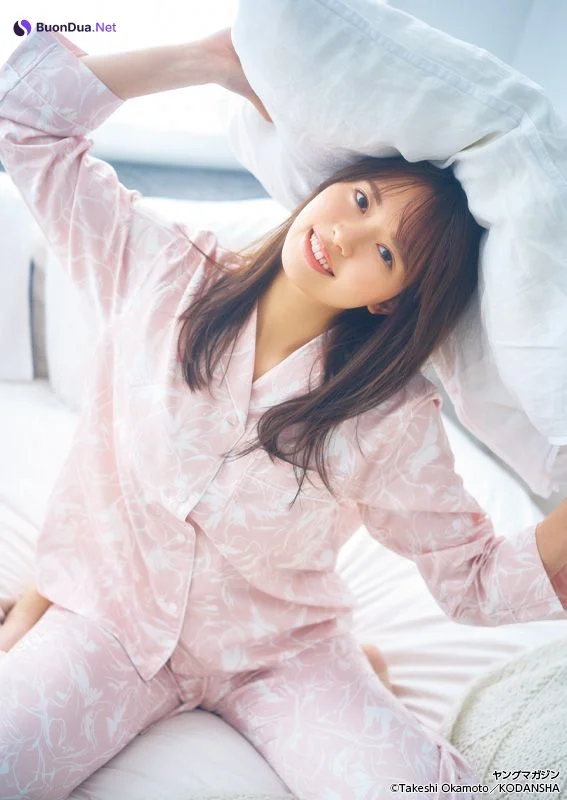 Hina Shinkawa 新川日菜, Young Magazine 2023 No.17 (ヤングマガジン 2023年17号) - Photo 6