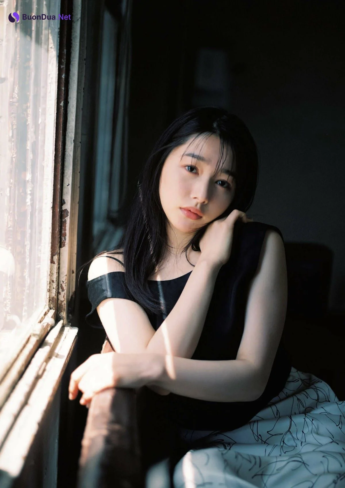 Hinako Sakurai 桜井日奈子, Shukan Bunshun 2023.06.08 (週刊文春 2023年6月8日号) - Photo 5