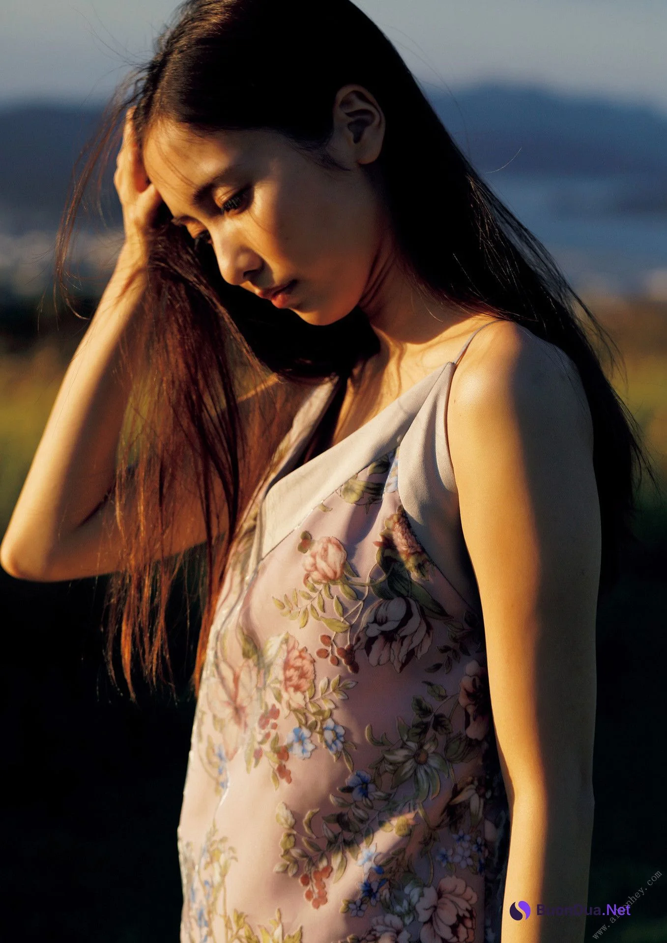 Hinako Sano 佐野ひなこ, 写真集 「COLORS」 Set.01 - Photo 9