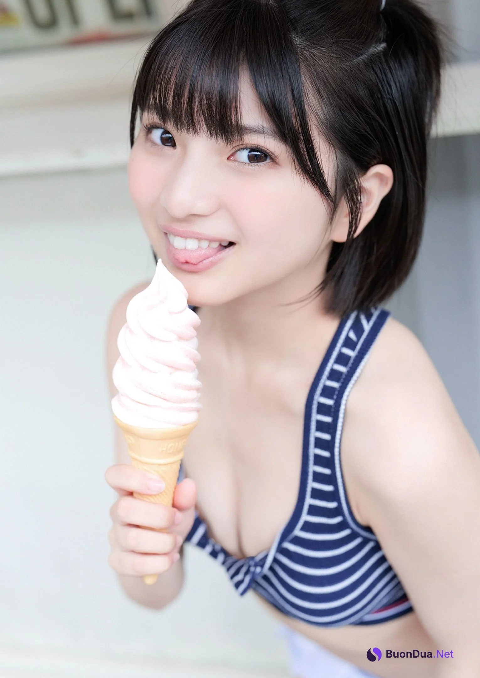 Hinano Himeno 姫野ひなの, Young Jump 2022 No.43 (ヤングジャンプ 2022年43号) - Photo 10