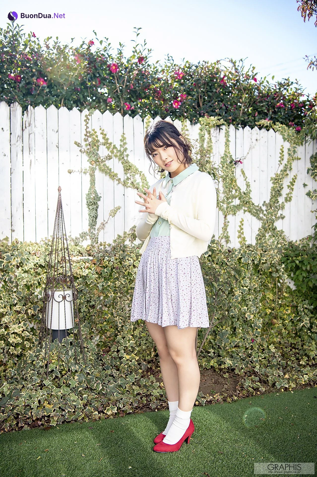 Hinata Koizumi 小泉ひなた, [Graphis] First Gravure Vol.01 - Photo 2