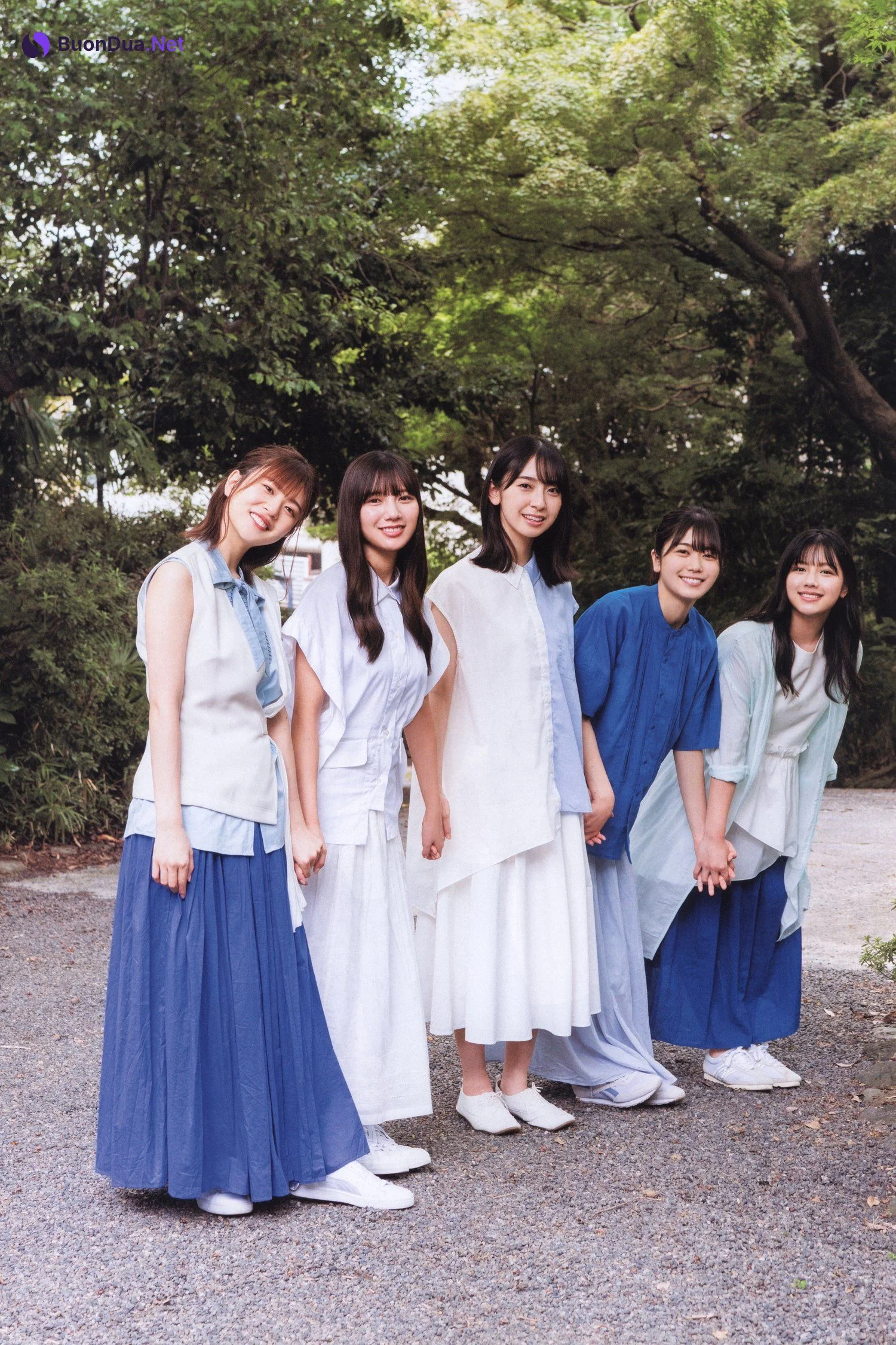 Hinatazaka46 日向坂46, B.L.T. 2021.12 (ビー・エル・ティー 2021年12月号) - Photo 5