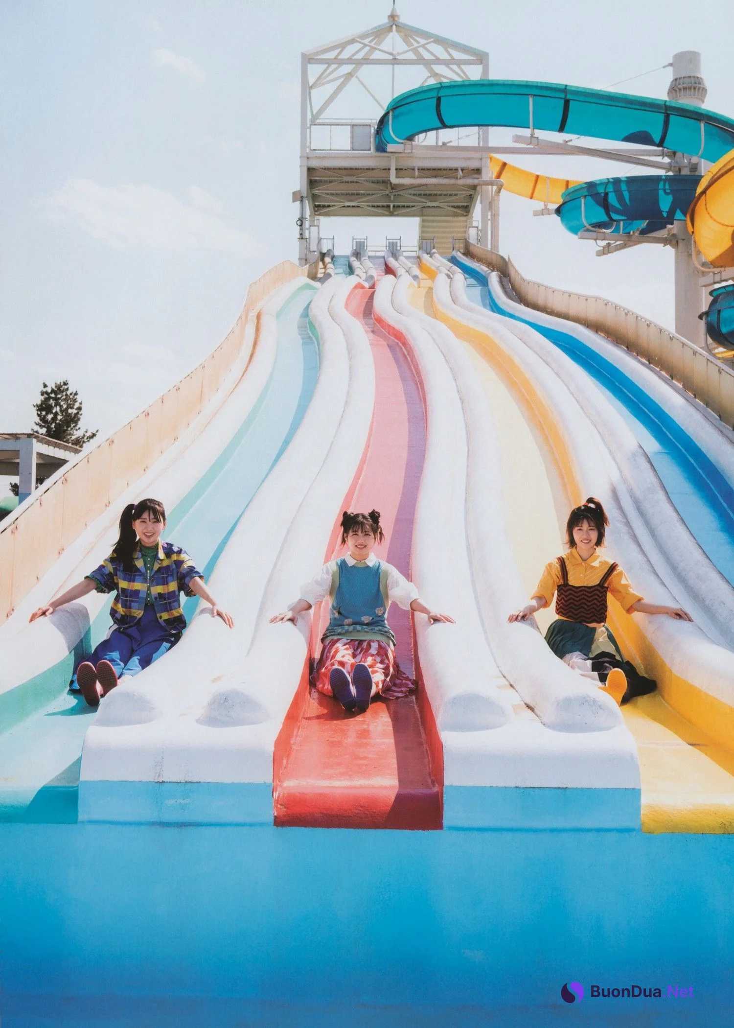 Hinatazaka46 日向坂46, B.L.T. 2022.07 (ビー・エル・ティー 2022年7月号) - Photo 5