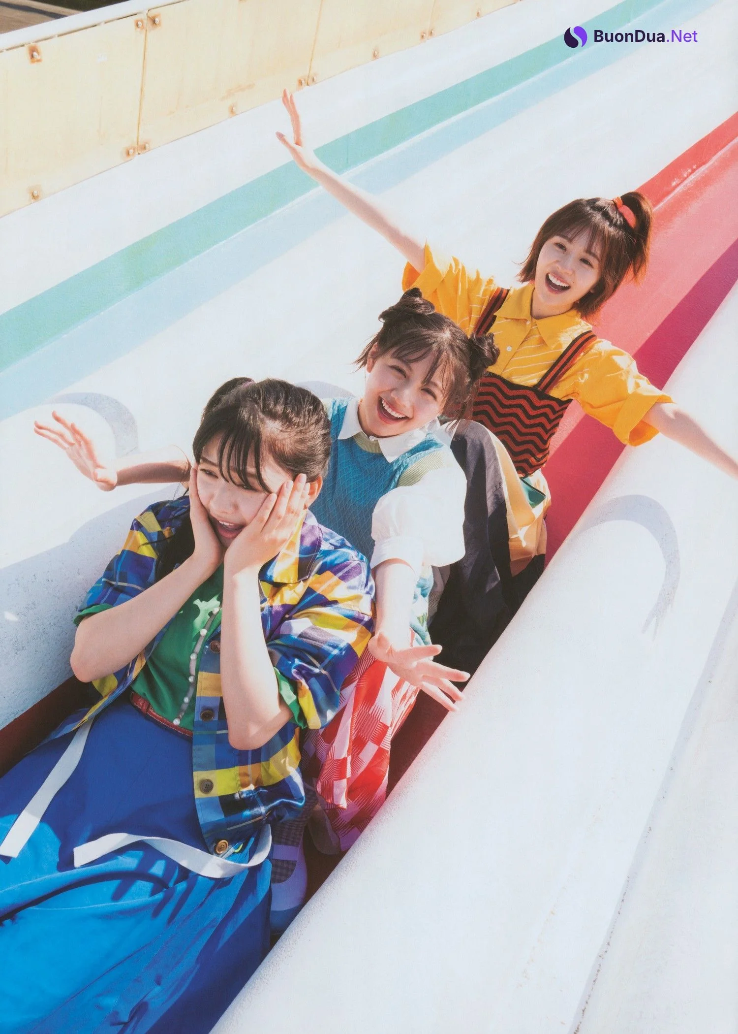 Hinatazaka46 日向坂46, B.L.T. 2022.07 (ビー・エル・ティー 2022年7月号) - Photo 6