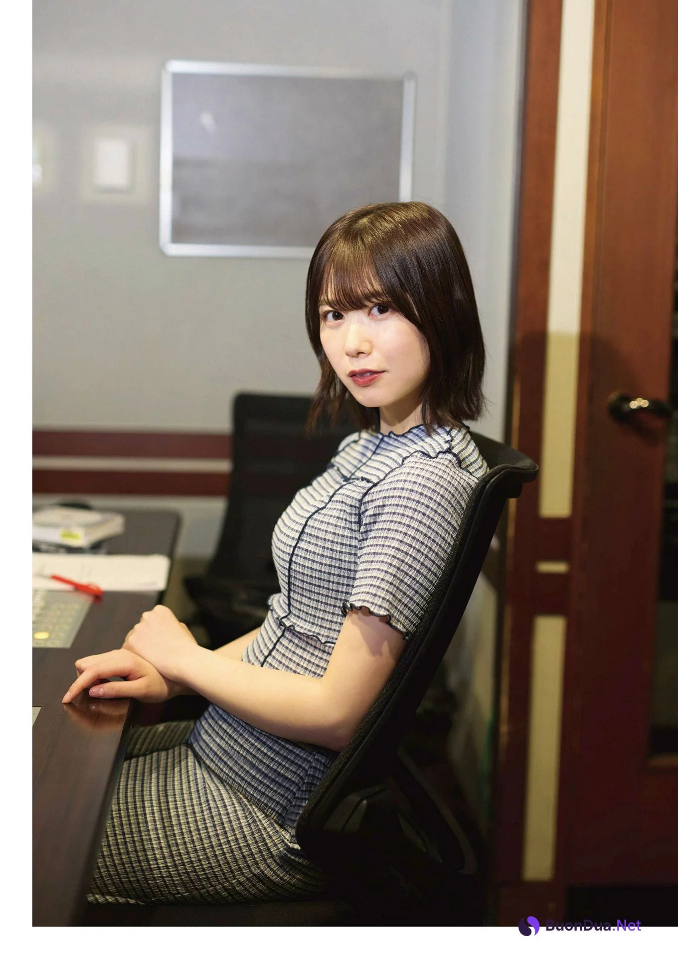 Hinatazaka46 日向坂46, BRODY 2024 No.08 (ブロディ 2024年8月号) - Photo 6
