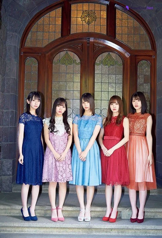 Hinatazaka46 日向坂46, Young Magazine Gekkan 2020 No.01 (月刊ヤングマガジン 2020年01号) - Photo 10