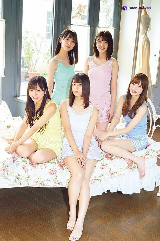 Hinatazaka46 日向坂46, Young Magazine Gekkan 2020 No.01 (月刊ヤングマガジン 2020年01号) - Photo 9