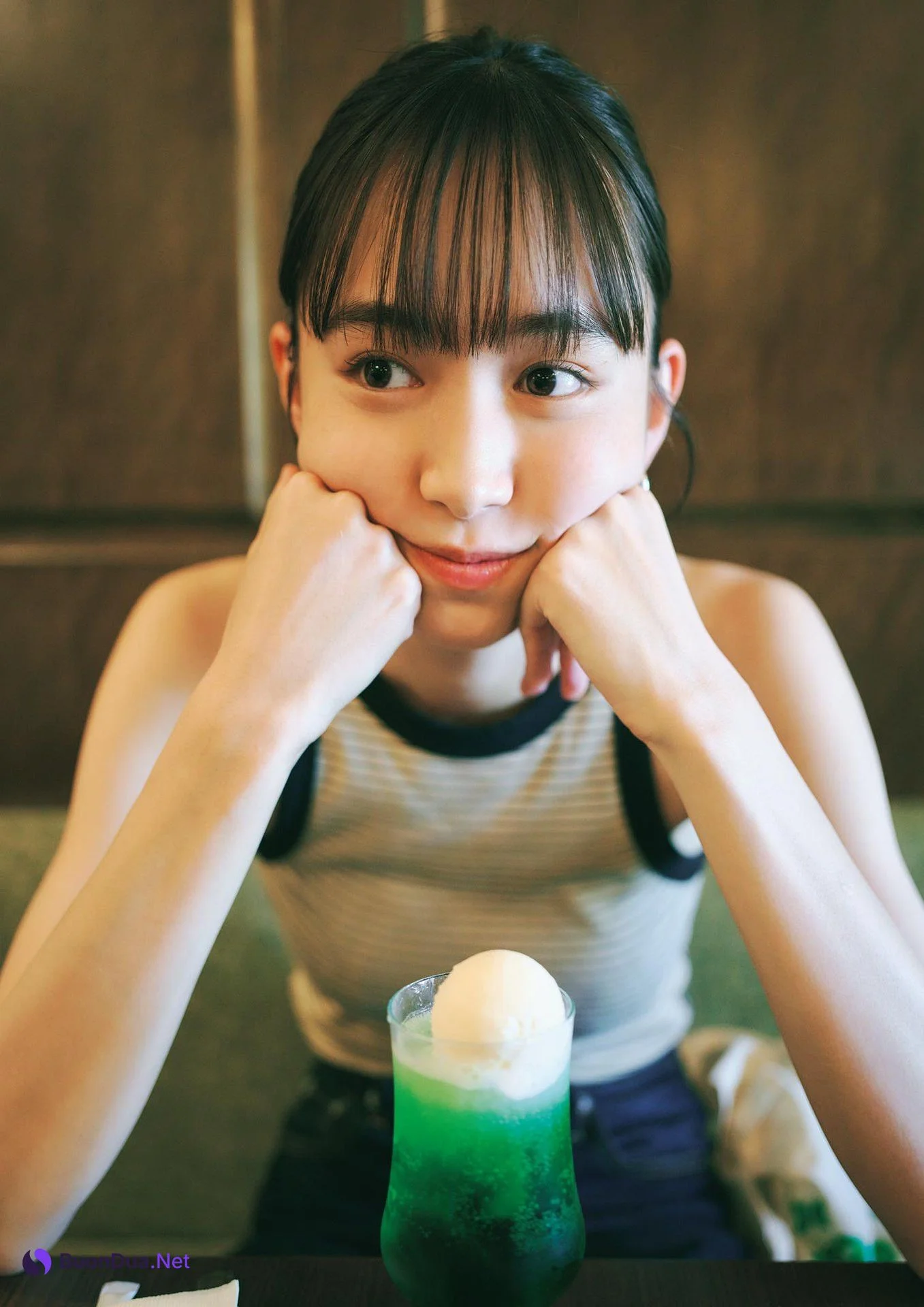 Hiroe Igeta 井桁弘恵, 写真集 「つかのま」 Set.05 - Photo 3