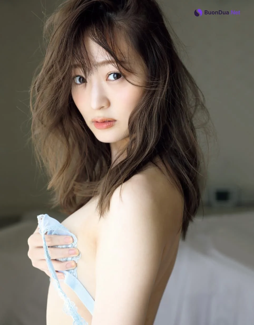 Hitomi Wada 和田瞳, FRIDAY 2021.01.01 (フライデー 2021年1月1日号) - Photo 6