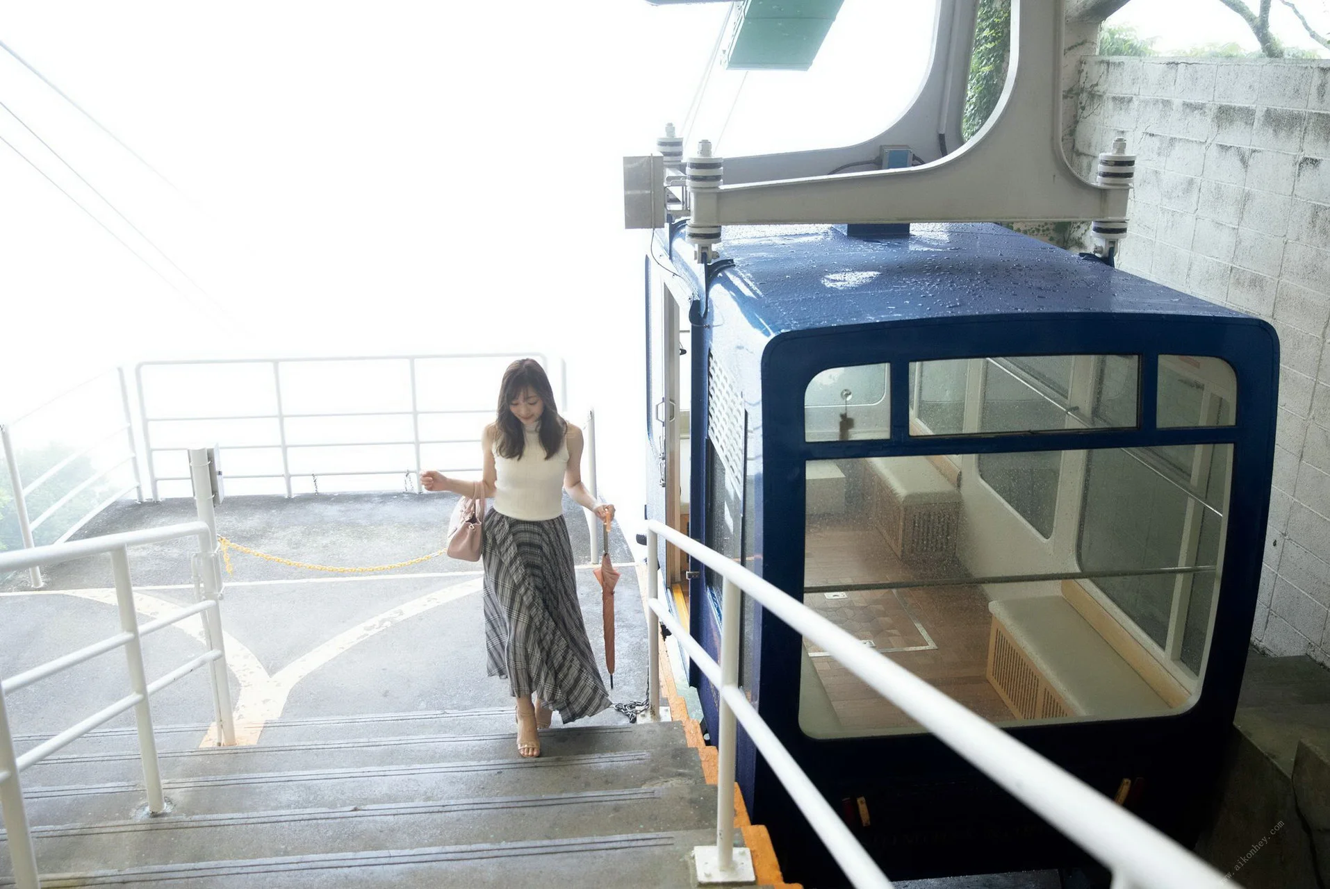 Hitomi Wada 和田瞳, FRIDAYデジタル写真集 『Seiren』 Vol.02