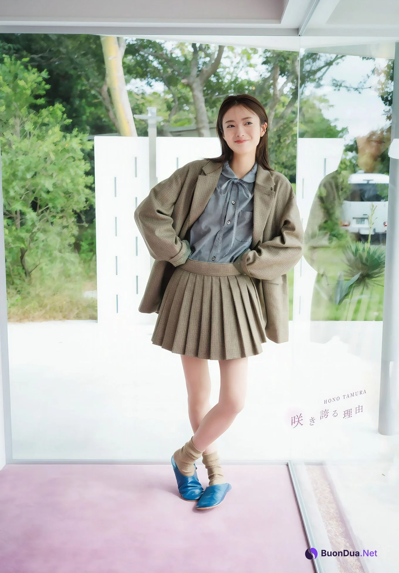 Hono Tamura 田村保乃, Shonen Magazine 2024 No.48 (週刊少年マガジン 2024年48号) - Photo 7