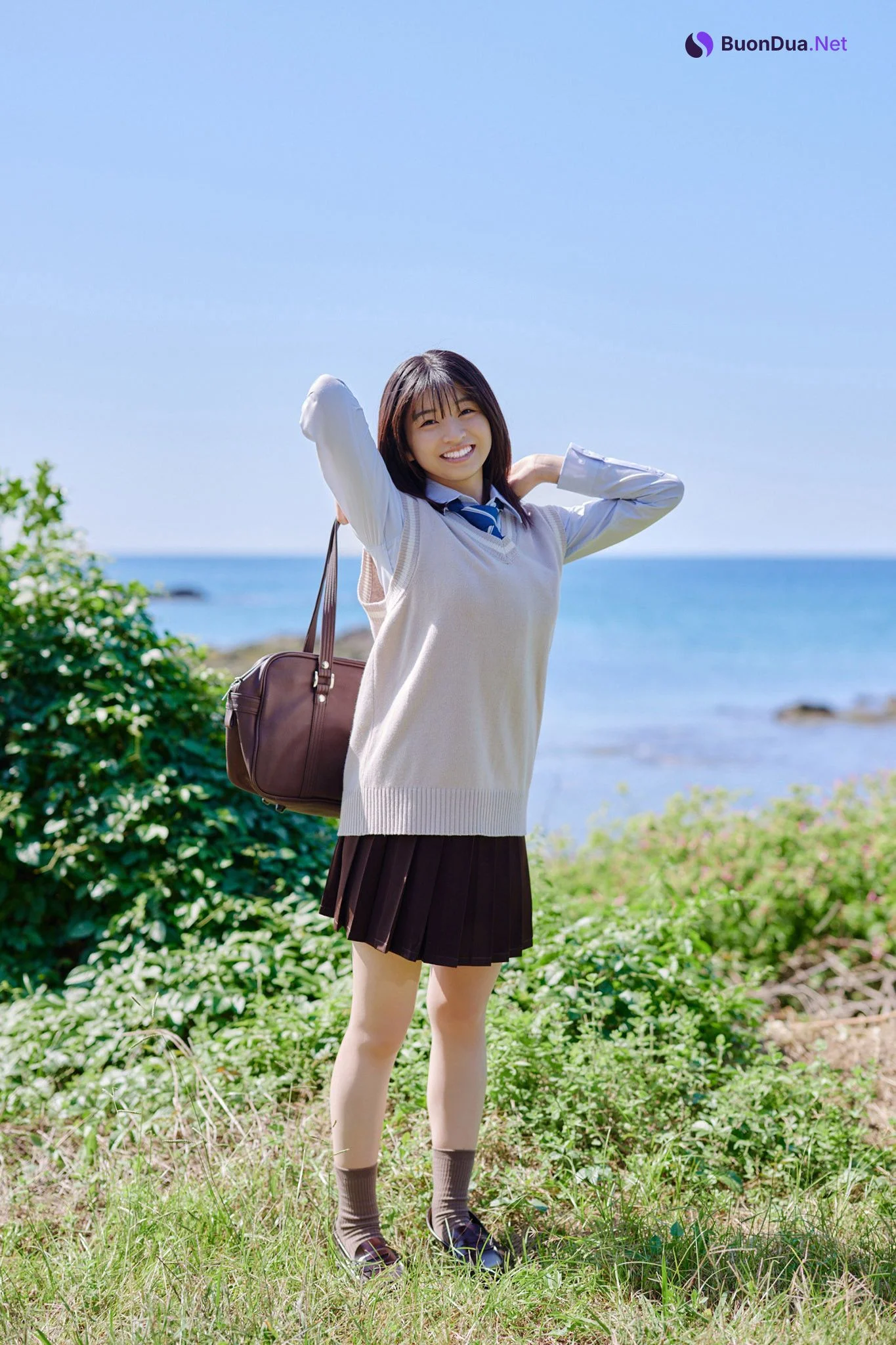 Honoka Sasaki 佐々木ほのか, ヤンマガアザーっす！ YM2023年52号 - Photo 3