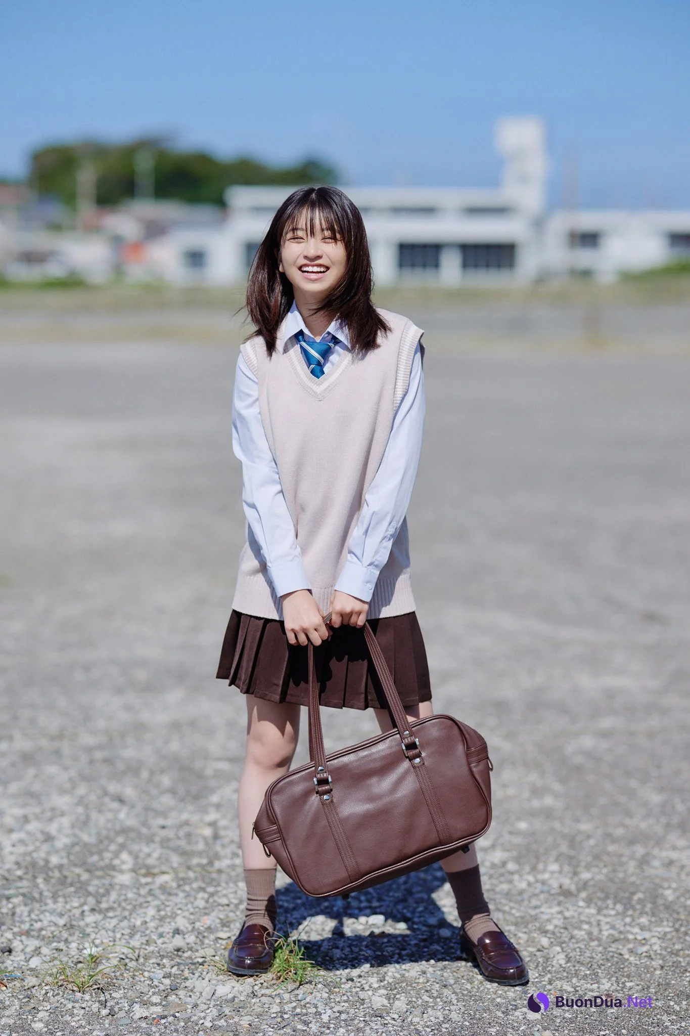 Honoka Sasaki 佐々木ほのか, ヤンマガアザーっす！ YM2023年52号 - Photo 7