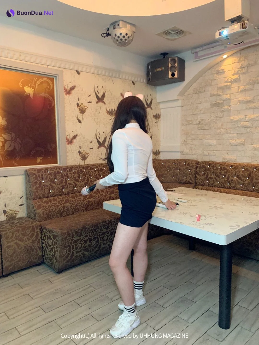 Hyejung 혜정, UHHUNG Magazine Vol.01 Karaoke Set.01 - Photo 4